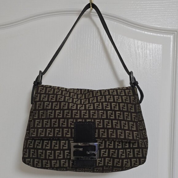 Authentic Fendi brown canvas signature FF Baguette Bag - Picture 1 of 15